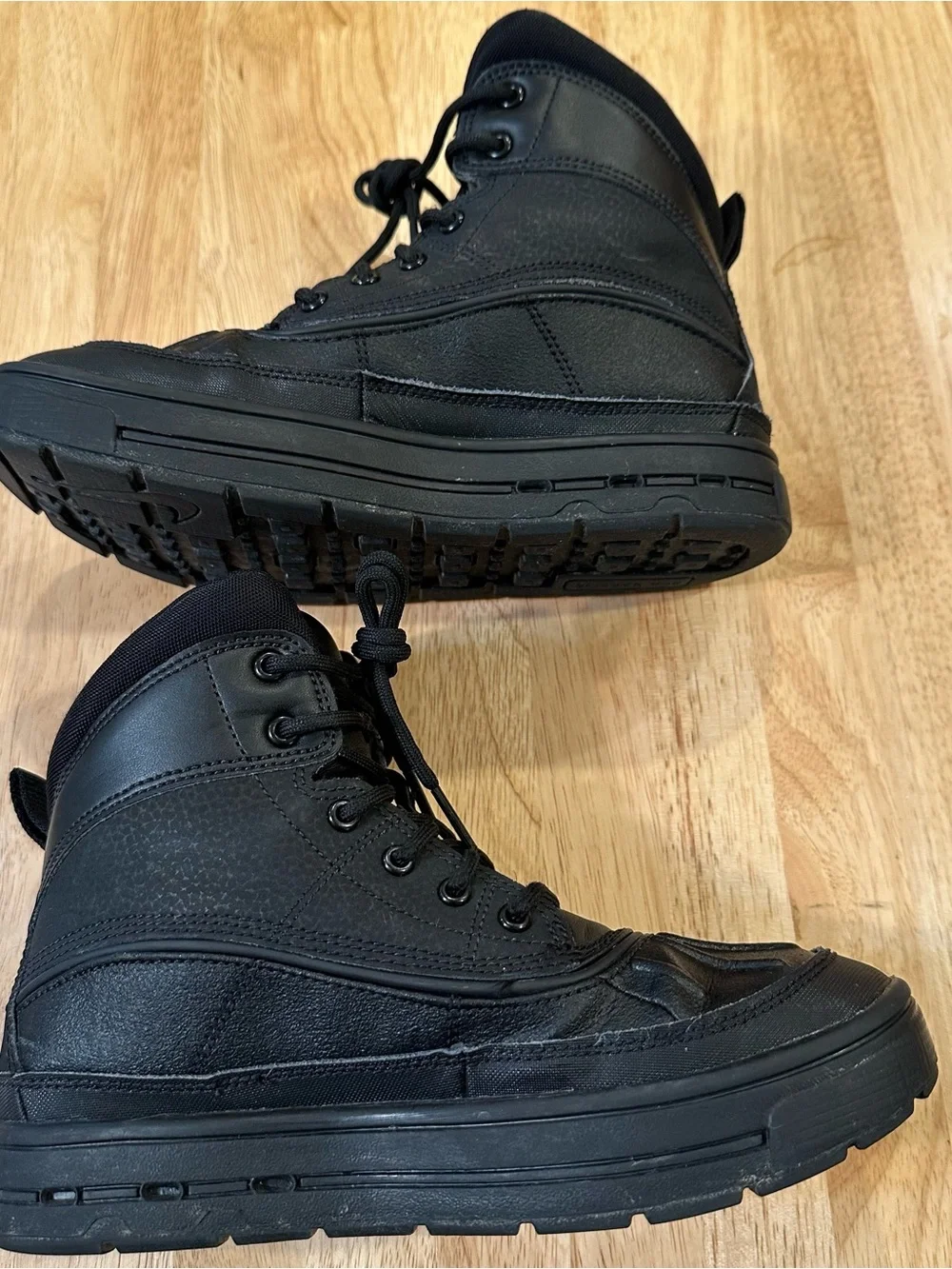 Nike Woodside 2 High ACG Black High top Hiking Rain Waterproof Boots 3.5 Youth